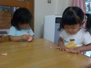 こねこね楽しい