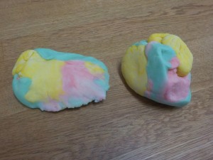 カラフルな粘土になりました
