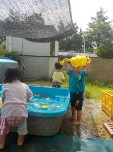 水しぶきがきもちいいね。