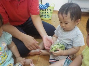 順番に塩もみをしました