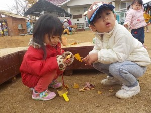 指先を使って回しています