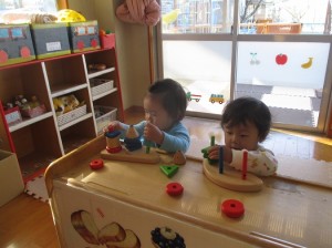 上手に穴を通せるかな？